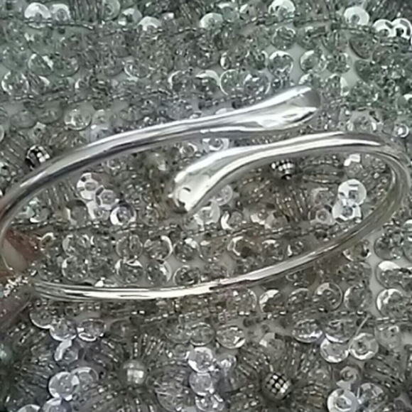 Jewelry - 925 SILVER BANGLE NWOT